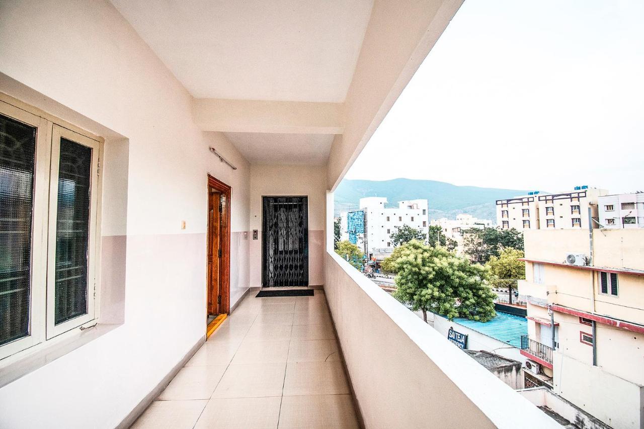 Fabhotel Aditya Yatri Nivas - Nr Tirupati Railway Station Eksteriør bilde